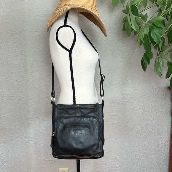 Fossil Handbags - Fossil Vintage Leather Crossbody Bag